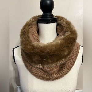 🆕 Banana Republic scarf